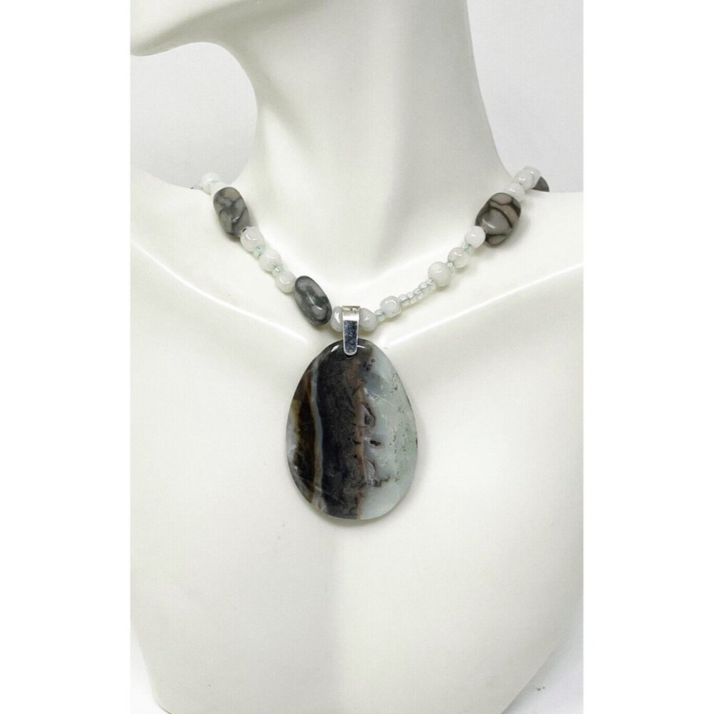 Artisan 925 Sterling Silver Banded Agate Stone Pendant Statement Necklace